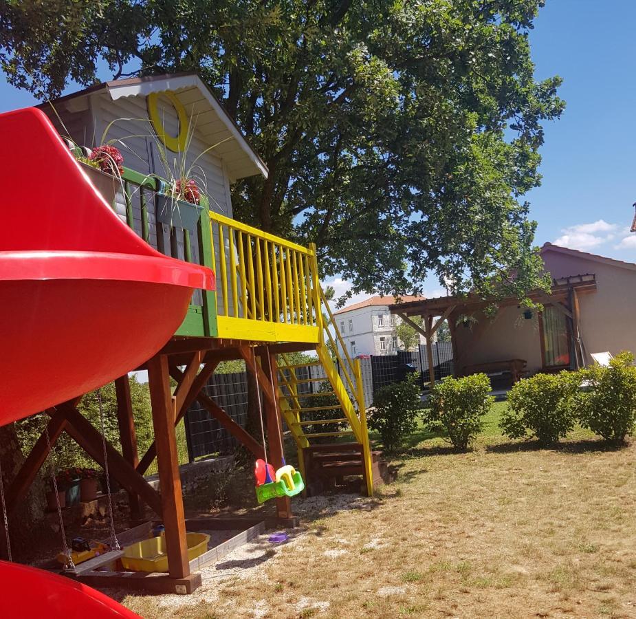 Guest House Flora Pazin Exterior photo