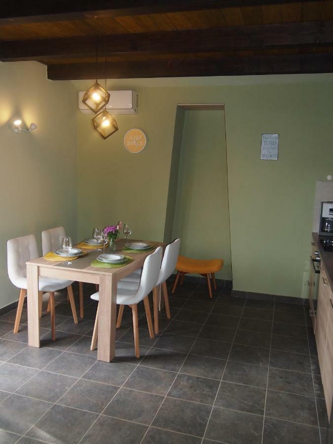 Guest House Flora Pazin Exterior photo
